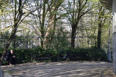 bankje bij tolhuis