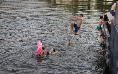 zomer aan het Noord Hollands-kanaal; afscheid in corona-tijd